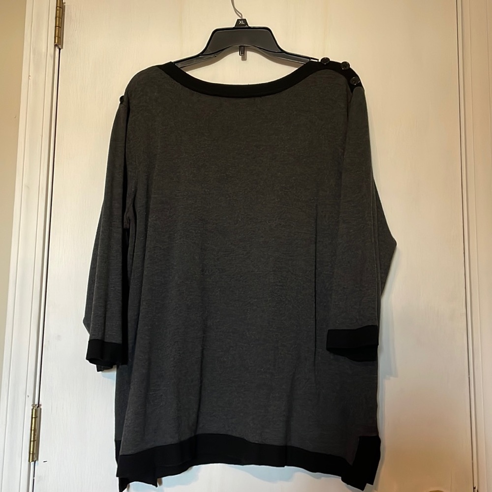 Cable&Gauge dark grey light sweater 3/4 sleeve. Size 2x